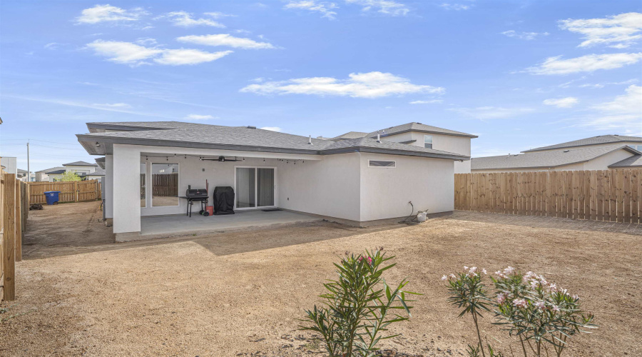 9812 Caddo Loop, Laredo, Texas 78045, 4 Bedrooms Bedrooms, 4 Rooms Rooms,2 BathroomsBathrooms,Residential,For Rent,9812 Caddo Loop,20261792