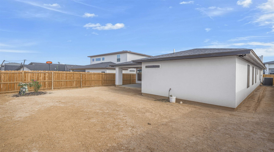 9812 Caddo Loop, Laredo, Texas 78045, 4 Bedrooms Bedrooms, 4 Rooms Rooms,2 BathroomsBathrooms,Residential,For Rent,9812 Caddo Loop,20261792