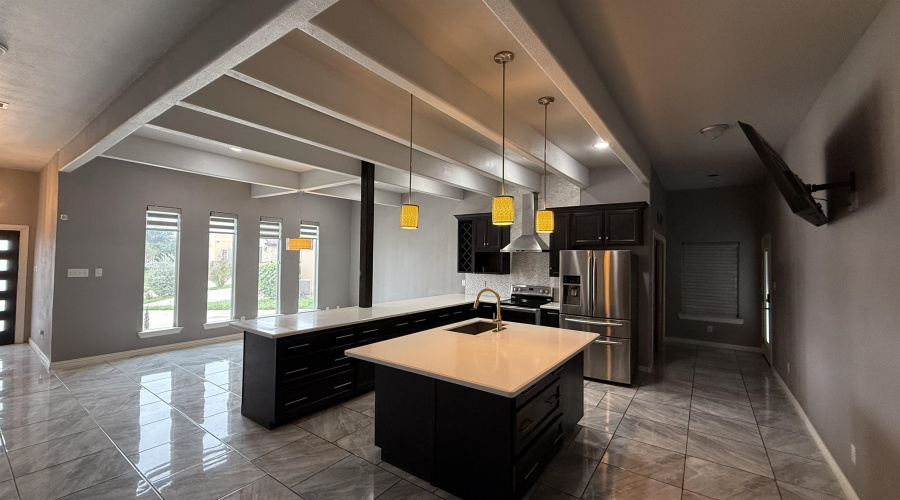 207 Nevers Ct, Laredo, Texas 78045, 3 Bedrooms Bedrooms, 6 Rooms Rooms,2 BathroomsBathrooms,Residential,For Sale,207 Nevers Ct,20261798