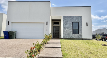 2520 Chicharito St., Laredo, Texas 78041, 3 Bedrooms Bedrooms, 8 Rooms Rooms,3 BathroomsBathrooms,Residential,For Sale,2520 Chicharito St.,20261799