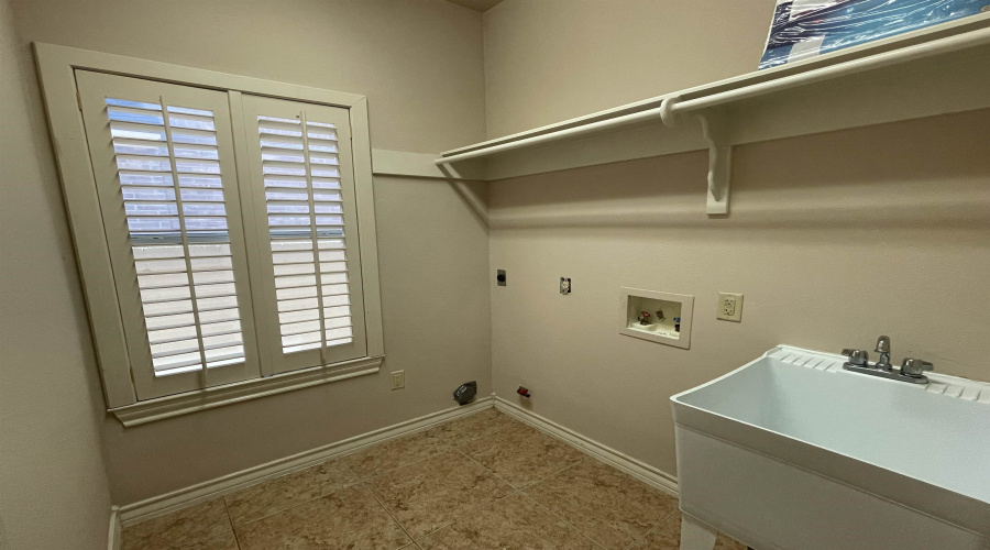 10606 Cabo Wabo Dr, LAREDO, Texas 78045, 4 Bedrooms Bedrooms, 8 Rooms Rooms,3 BathroomsBathrooms,Residential,For Rent,10606 Cabo Wabo Dr,20261800