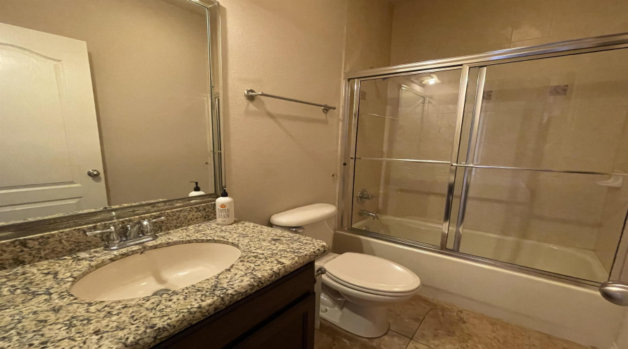 10606 Cabo Wabo Dr, LAREDO, Texas 78045, 4 Bedrooms Bedrooms, 8 Rooms Rooms,3 BathroomsBathrooms,Residential,For Rent,10606 Cabo Wabo Dr,20261800