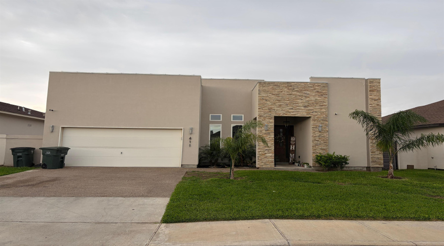 411 Glen Cook Dr., Laredo, Texas 78041-6469, 4 Bedrooms Bedrooms, 8 Rooms Rooms,3 BathroomsBathrooms,Residential,For Sale,411 Glen Cook Dr.,20261802
