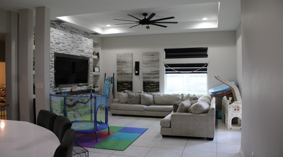 411 Glen Cook Dr., Laredo, Texas 78041-6469, 4 Bedrooms Bedrooms, 8 Rooms Rooms,3 BathroomsBathrooms,Residential,For Sale,411 Glen Cook Dr.,20261802