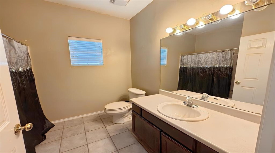 9010 Yale St, LAREDO, Texas 78045, 3 Bedrooms Bedrooms, 4 Rooms Rooms,2 BathroomsBathrooms,Residential,For Rent,9010 Yale St,20261803