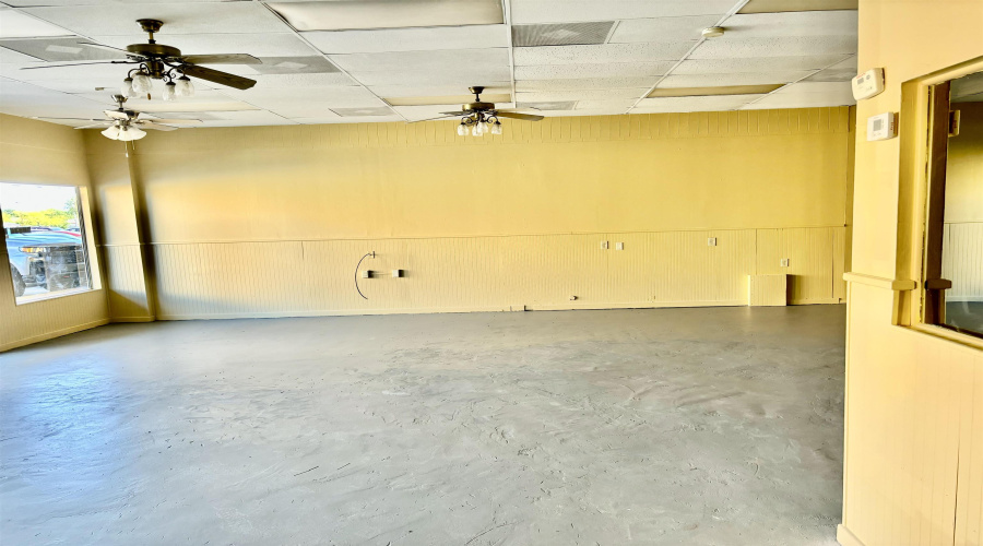 502 W Calton Rd, Laredo, Texas 78041, ,1 BathroomBathrooms,Commercial retail/office,For Rent,502 W Calton Rd,20261809