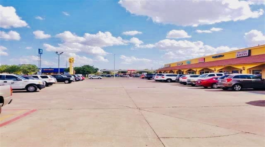 502 W Calton Rd, Laredo, Texas 78041, ,1 BathroomBathrooms,Commercial retail/office,For Rent,502 W Calton Rd,20261809