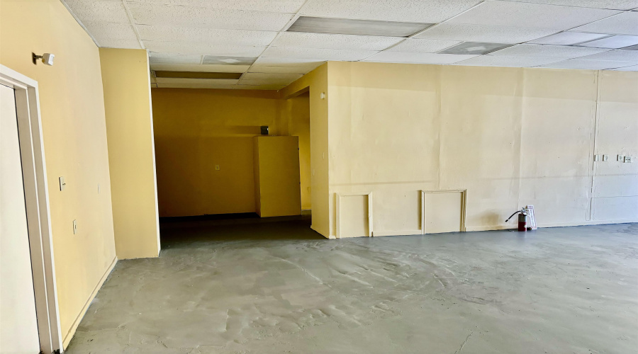 502 W Calton Rd, Laredo, Texas 78041, ,1 BathroomBathrooms,Commercial retail/office,For Rent,502 W Calton Rd,20261809