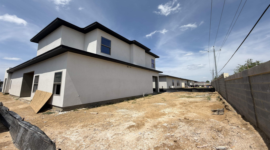 1016 Noyola Loop, Laredo, Texas 78046, 4 Bedrooms Bedrooms, 7 Rooms Rooms,2 BathroomsBathrooms,Residential,For Sale,1016 Noyola Loop,20261807