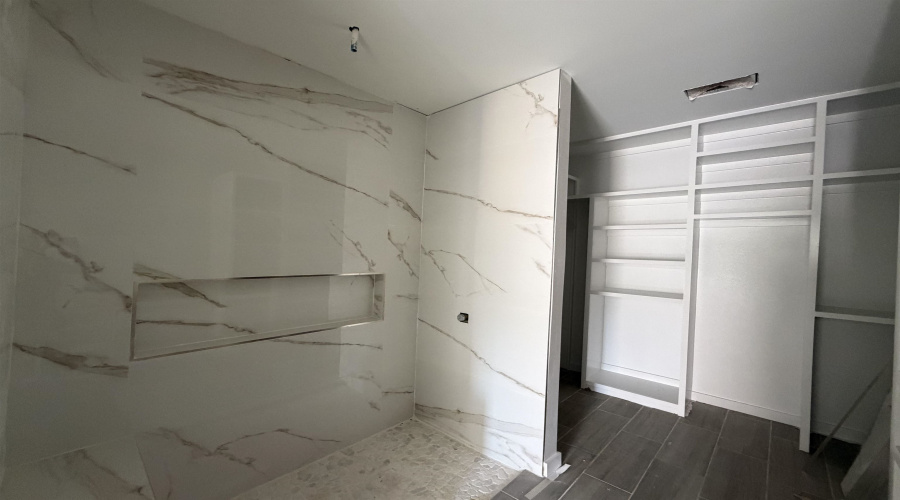 1016 Noyola Loop, Laredo, Texas 78046, 4 Bedrooms Bedrooms, 7 Rooms Rooms,2 BathroomsBathrooms,Residential,For Sale,1016 Noyola Loop,20261807