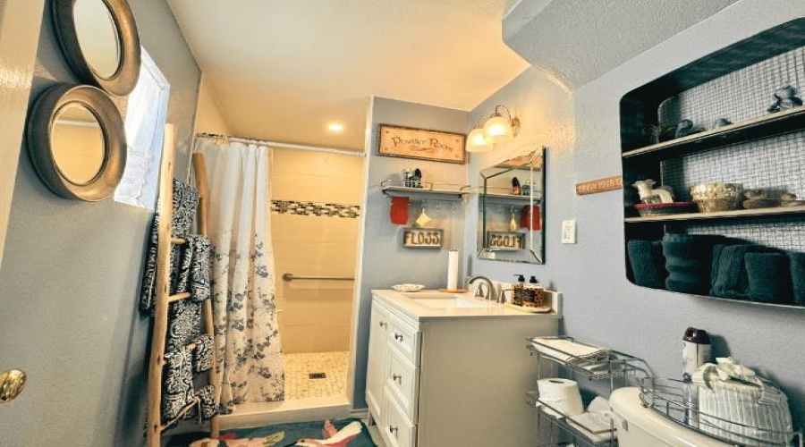 107 Castellanos Ct, laredo, Texas 78045, 4 Bedrooms Bedrooms, 6 Rooms Rooms,3 BathroomsBathrooms,Residential,For Sale,107 Castellanos Ct,20261811