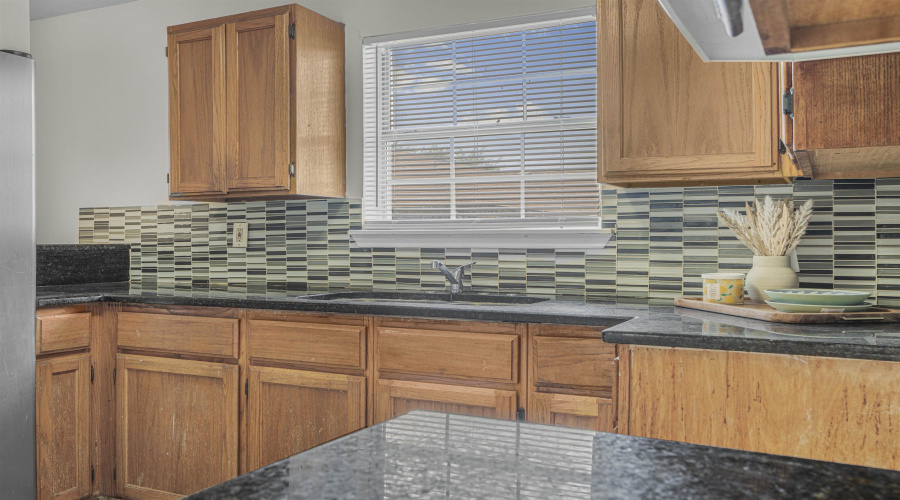 3272 Saint Kathryn Lp, Laredo, Texas 78046, 3 Bedrooms Bedrooms, 5 Rooms Rooms,2 BathroomsBathrooms,Residential,For Sale,3272 Saint Kathryn Lp,20261815