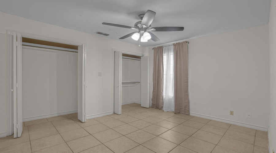 3272 Saint Kathryn Lp, Laredo, Texas 78046, 3 Bedrooms Bedrooms, 5 Rooms Rooms,2 BathroomsBathrooms,Residential,For Sale,3272 Saint Kathryn Lp,20261815