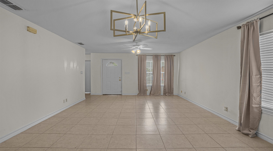 3272 Saint Kathryn Lp, Laredo, Texas 78046, 3 Bedrooms Bedrooms, 5 Rooms Rooms,2 BathroomsBathrooms,Residential,For Sale,3272 Saint Kathryn Lp,20261815