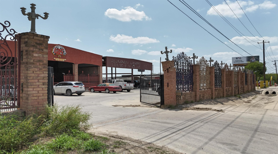 5103 E U.S. Hwy 59, Laredo, Texas 78043, 1 Bedroom Bedrooms, ,3 BathroomsBathrooms,Commercial/industrial,For Sale,5103 E U.S. Hwy 59,20261819