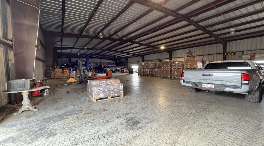 5103 E U.S. Hwy 59, Laredo, Texas 78043, 1 Bedroom Bedrooms, ,3 BathroomsBathrooms,Commercial/industrial,For Sale,5103 E U.S. Hwy 59,20261819