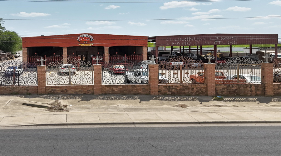 5103 E U.S. Hwy 59, Laredo, Texas 78043, 1 Bedroom Bedrooms, ,3 BathroomsBathrooms,Commercial/industrial,For Sale,5103 E U.S. Hwy 59,20261819