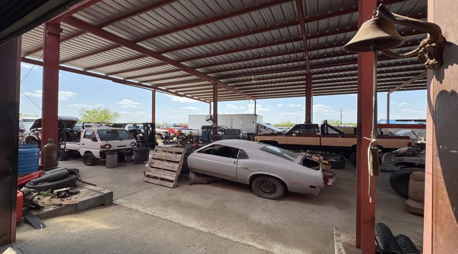 5103 E U.S. Hwy 59, Laredo, Texas 78043, 1 Bedroom Bedrooms, ,3 BathroomsBathrooms,Commercial/industrial,For Sale,5103 E U.S. Hwy 59,20261819