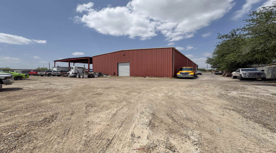 5103 E U.S. Hwy 59, Laredo, Texas 78043, 1 Bedroom Bedrooms, ,3 BathroomsBathrooms,Commercial/industrial,For Sale,5103 E U.S. Hwy 59,20261819