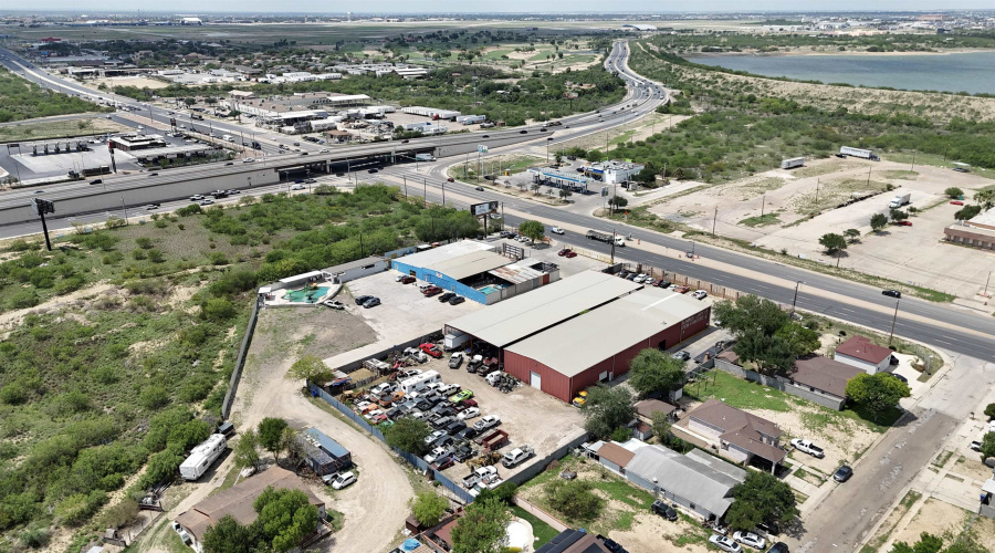 5103 E U.S. Hwy 59, Laredo, Texas 78043, 1 Bedroom Bedrooms, ,3 BathroomsBathrooms,Commercial/industrial,For Sale,5103 E U.S. Hwy 59,20261819