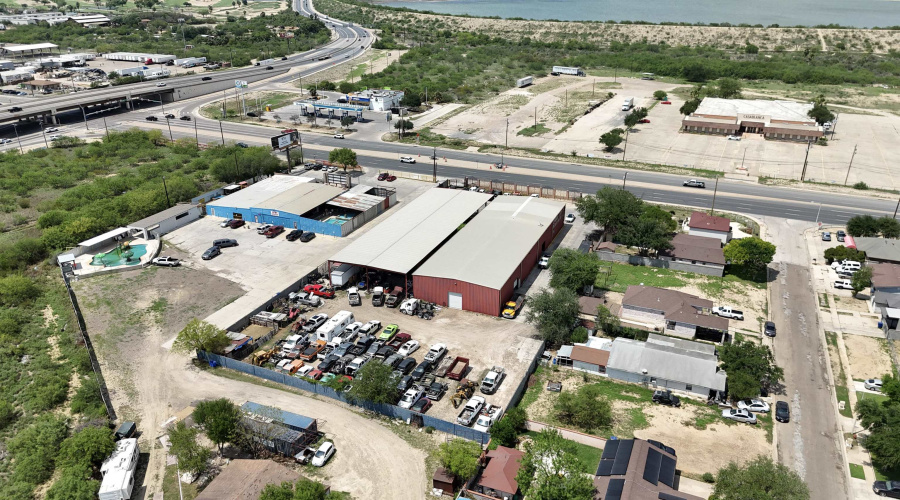 5103 E U.S. Hwy 59, Laredo, Texas 78043, 1 Bedroom Bedrooms, ,3 BathroomsBathrooms,Commercial/industrial,For Sale,5103 E U.S. Hwy 59,20261819