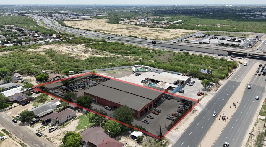 5103 E U.S. Hwy 59, Laredo, Texas 78043, 1 Bedroom Bedrooms, ,3 BathroomsBathrooms,Commercial/industrial,For Sale,5103 E U.S. Hwy 59,20261819