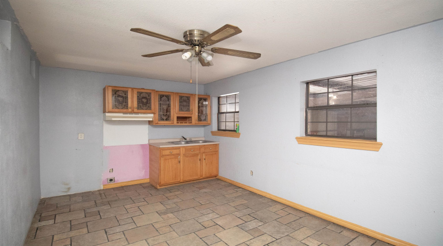 5103 E U.S. Hwy 59, Laredo, Texas 78043, 1 Bedroom Bedrooms, ,3 BathroomsBathrooms,Commercial/industrial,For Sale,5103 E U.S. Hwy 59,20261819