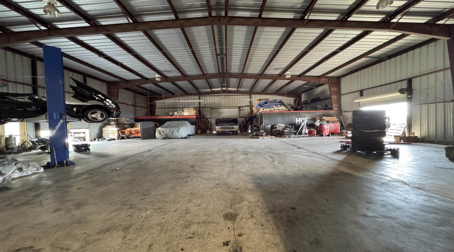 5103 E U.S. Hwy 59, Laredo, Texas 78043, 1 Bedroom Bedrooms, ,3 BathroomsBathrooms,Commercial/industrial,For Sale,5103 E U.S. Hwy 59,20261819