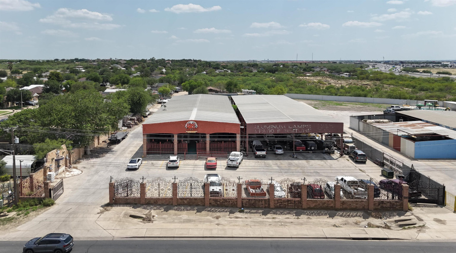 5103 E U.S. Hwy 59, Laredo, Texas 78043, 1 Bedroom Bedrooms, ,3 BathroomsBathrooms,Commercial/industrial,For Sale,5103 E U.S. Hwy 59,20261819