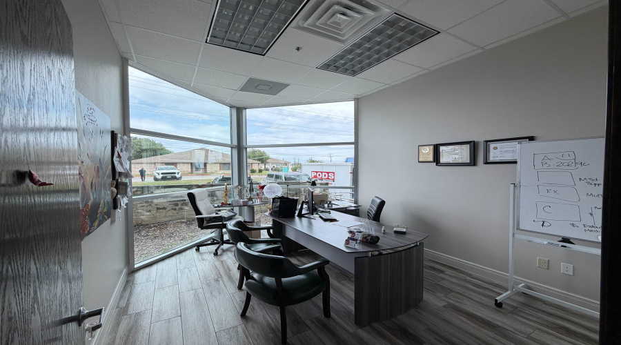 6999 McPherson Dr, Laredo Tx, Texas 78045, 21 Rooms Rooms,2 BathroomsBathrooms,Commercial retail/office,For Sale,6999 McPherson Dr,20261818