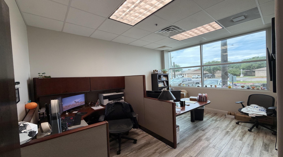 6999 McPherson Dr, Laredo Tx, Texas 78045, 21 Rooms Rooms,2 BathroomsBathrooms,Commercial retail/office,For Sale,6999 McPherson Dr,20261818