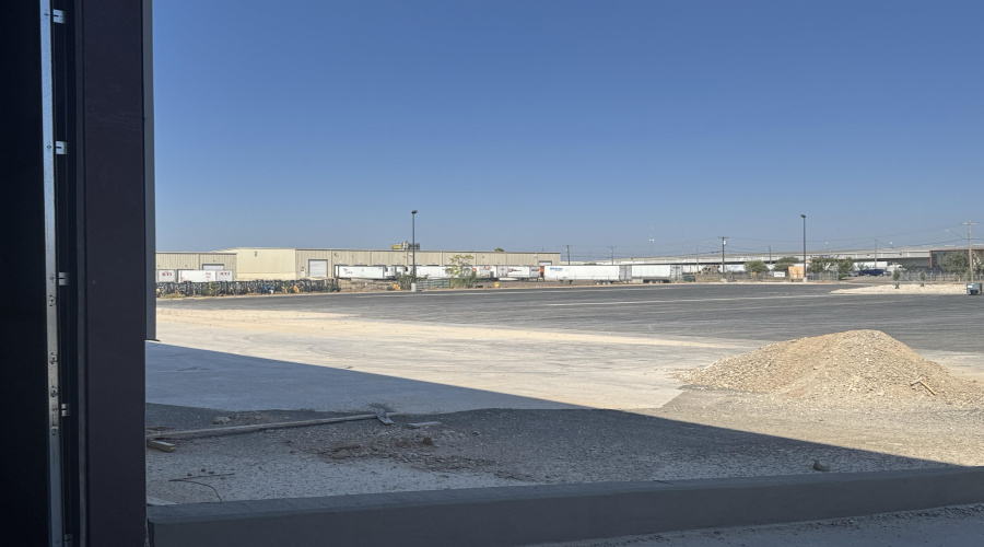 18725 World Trade Center Lp, Laredo, Texas 78045-8975, 1 Bedroom Bedrooms, 11 Rooms Rooms,2 BathroomsBathrooms,Commercial/industrial,For Rent,18725 World Trade Center Lp,20261823