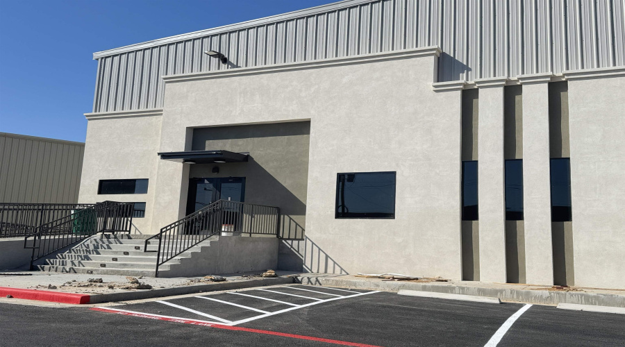 18725 World Trade Center Lp, Laredo, Texas 78045-8975, 1 Bedroom Bedrooms, 11 Rooms Rooms,2 BathroomsBathrooms,Commercial/industrial,For Rent,18725 World Trade Center Lp,20261823