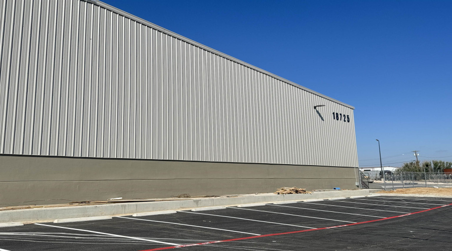 18725 World Trade Center Lp, Laredo, Texas 78045-8975, 1 Bedroom Bedrooms, 11 Rooms Rooms,2 BathroomsBathrooms,Commercial/industrial,For Rent,18725 World Trade Center Lp,20261823