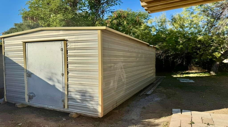 2108 Willow St, Laredo, Texas 78043, 4 Bedrooms Bedrooms, 7 Rooms Rooms,2 BathroomsBathrooms,Residential,For Sale,2108 Willow St,20255368