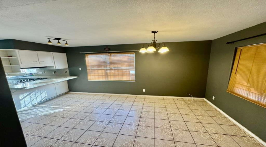 2108 Willow St, Laredo, Texas 78043, 4 Bedrooms Bedrooms, 7 Rooms Rooms,2 BathroomsBathrooms,Residential,For Sale,2108 Willow St,20255368