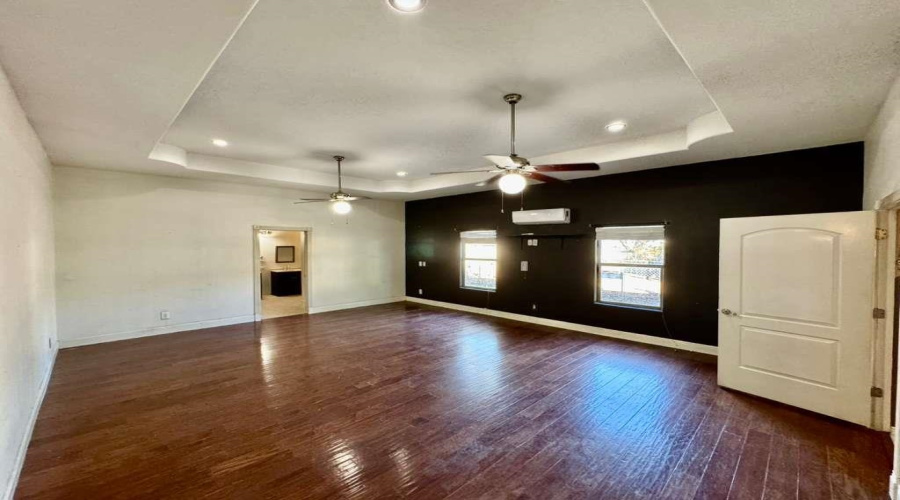 2108 Willow St, Laredo, Texas 78043, 4 Bedrooms Bedrooms, 7 Rooms Rooms,2 BathroomsBathrooms,Residential,For Sale,2108 Willow St,20255368