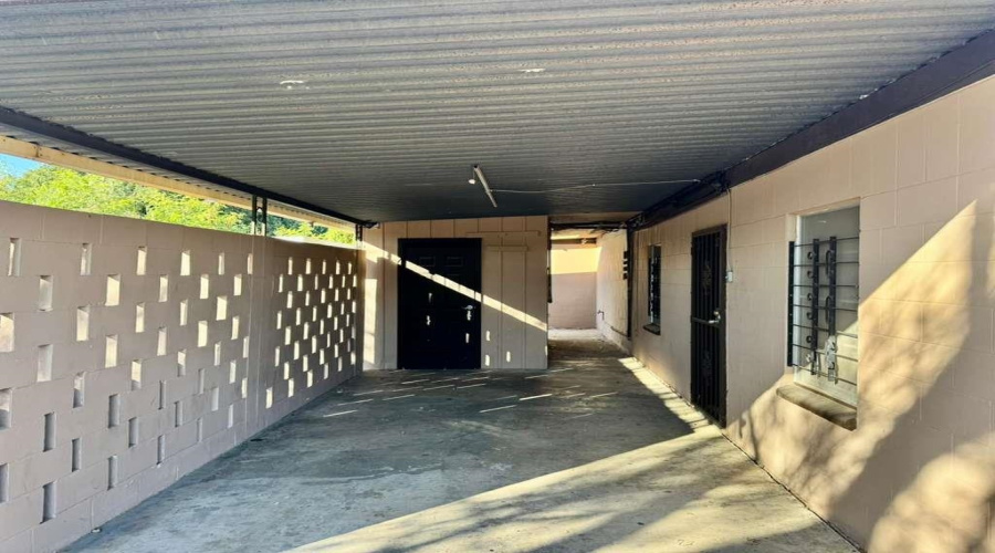 2108 Willow St, Laredo, Texas 78043, 4 Bedrooms Bedrooms, 7 Rooms Rooms,2 BathroomsBathrooms,Residential,For Sale,2108 Willow St,20255368