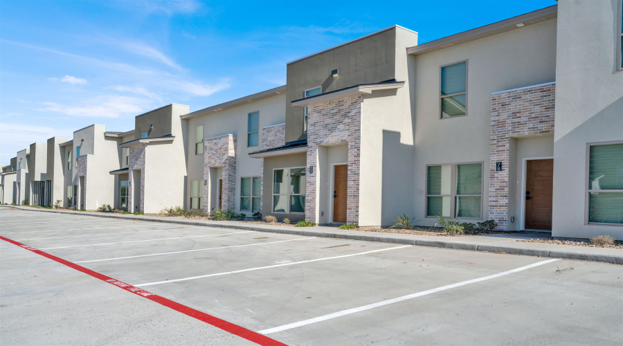 7613 King Arthurs Ct, Laredo, Texas 78041, 1 Bedroom Bedrooms, 1 Room Rooms,1 BathroomBathrooms,Residential,For Rent,7613 King Arthurs Ct,20261817