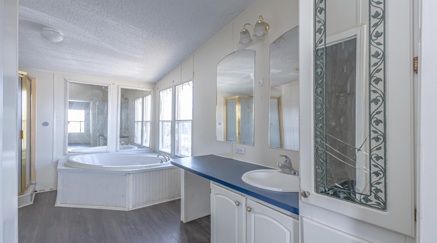 3533 Pericles Ln, LAREDO, Texas 78046, 3 Bedrooms Bedrooms, 5 Rooms Rooms,2 BathroomsBathrooms,Residential,For Sale,3533 Pericles Ln,20261820