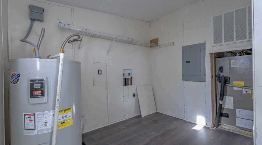 3533 Pericles Ln, LAREDO, Texas 78046, 3 Bedrooms Bedrooms, 5 Rooms Rooms,2 BathroomsBathrooms,Residential,For Sale,3533 Pericles Ln,20261820