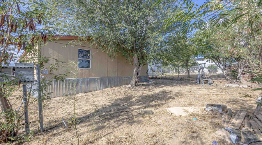 3533 Pericles Ln, LAREDO, Texas 78046, 3 Bedrooms Bedrooms, 5 Rooms Rooms,2 BathroomsBathrooms,Residential,For Sale,3533 Pericles Ln,20261820