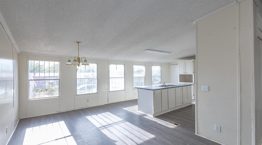 3533 Pericles Ln, LAREDO, Texas 78046, 3 Bedrooms Bedrooms, 5 Rooms Rooms,2 BathroomsBathrooms,Residential,For Sale,3533 Pericles Ln,20261820