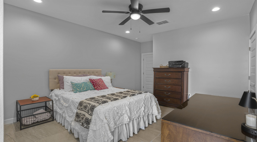 9653 McPherson Rd, Laredo, Texas 78045, 3 Bedrooms Bedrooms, 7 Rooms Rooms,2 BathroomsBathrooms,Residential,For Sale,9653 McPherson Rd,20261822