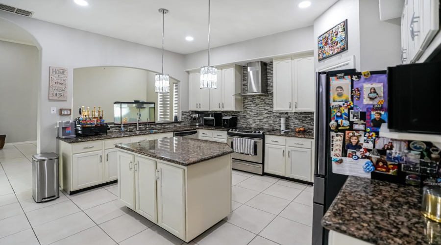 309 Lake Kariba Ct, Laredo, Texas 78041, 5 Bedrooms Bedrooms, 10 Rooms Rooms,4 BathroomsBathrooms,Residential,For Sale,309 Lake Kariba Ct,20261826