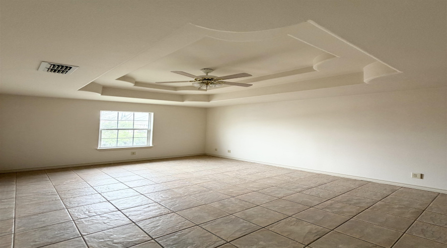 419 W Eistetter St, Laredo, Texas 78041, 2 Bedrooms Bedrooms, 4 Rooms Rooms,1 BathroomBathrooms,Residential,For Rent,419 W Eistetter St,20261827