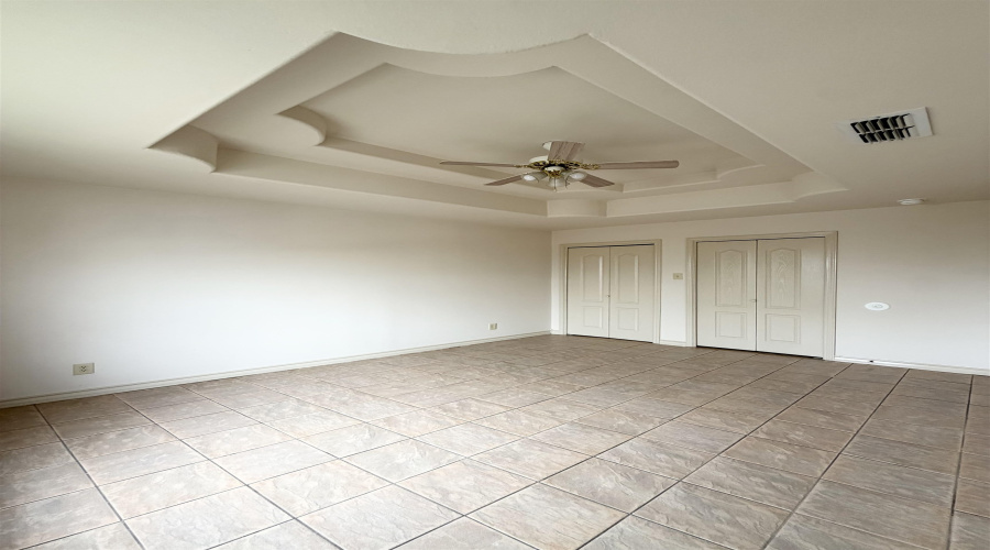 419 W Eistetter St, Laredo, Texas 78041, 2 Bedrooms Bedrooms, 4 Rooms Rooms,1 BathroomBathrooms,Residential,For Rent,419 W Eistetter St,20261827