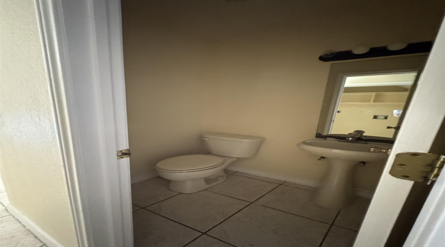 1020 Dicky Lane, LAREDO, Texas 78045, 3 Bedrooms Bedrooms, 6 Rooms Rooms,2 BathroomsBathrooms,Residential,For Sale,1020 Dicky Lane,20261831