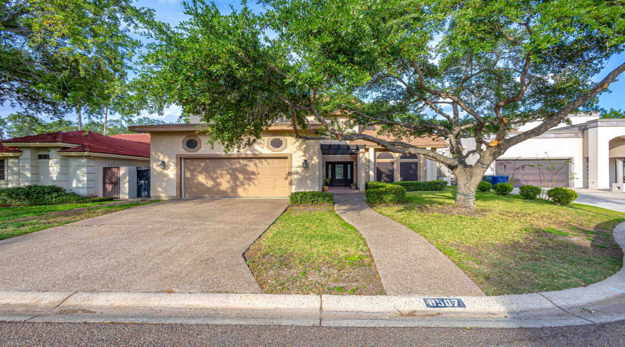 8507 Callow Ct, Laredo, Texas 78045, 3 Bedrooms Bedrooms, 7 Rooms Rooms,5 BathroomsBathrooms,Residential,For Sale,8507 Callow Ct,20261833
