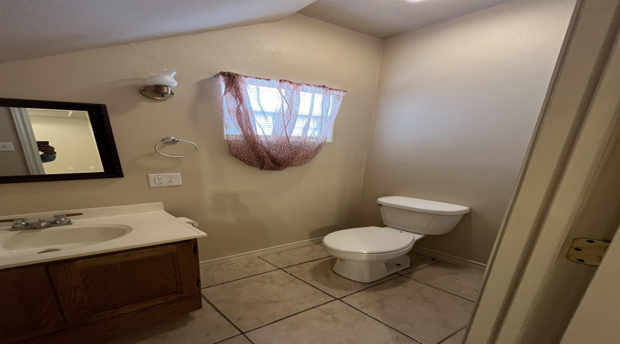 2803 Bayard St, Laredo, Texas 78046-8259, 2 Bedrooms Bedrooms, 4 Rooms Rooms,1 BathroomBathrooms,Residential,For Rent,2803 Bayard St,20261834